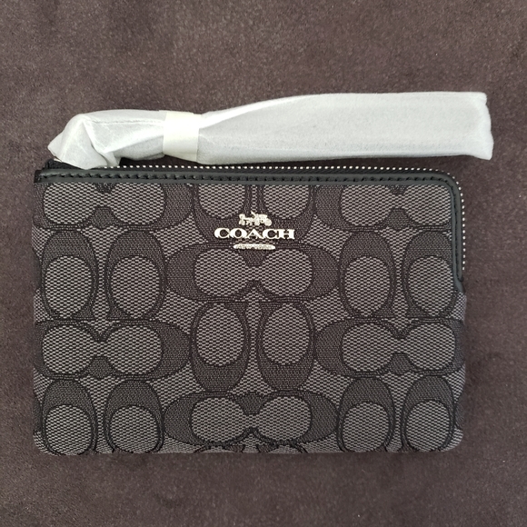 Coach Wristlet - Picture 2 of 4